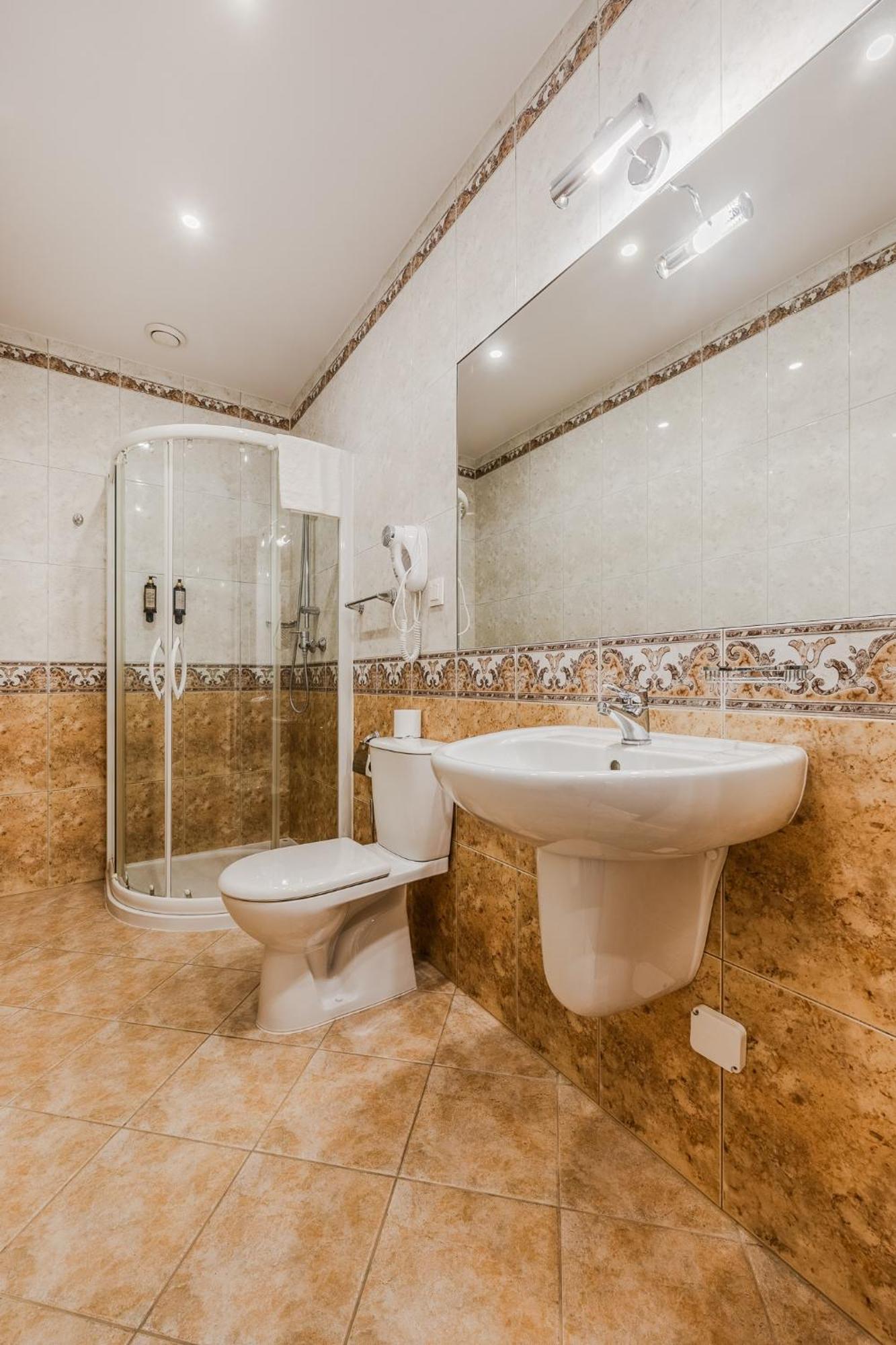 Caro Hotel
